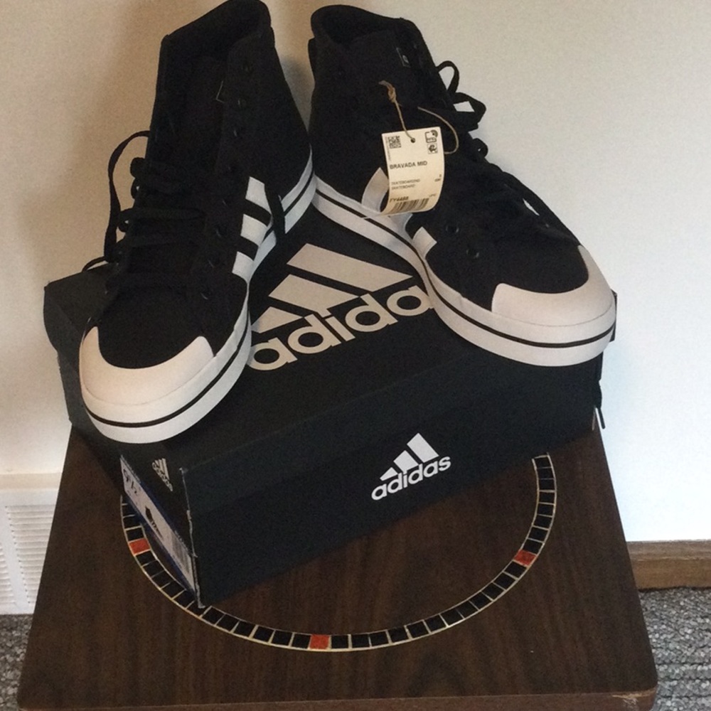 High tops - Picture 1 of 5